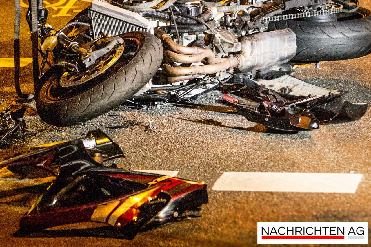 Motorradunfall in Oppen: 49-Jähriger verletzt bei Kollision mit Autos!